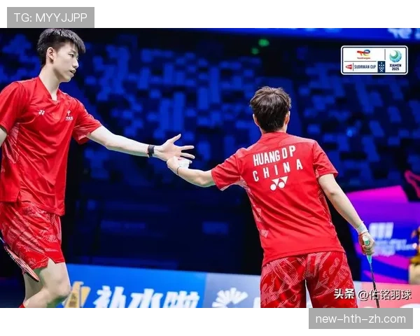 冯彦哲训练完直接拎爱马仕去接娃，这谁顶得住啊