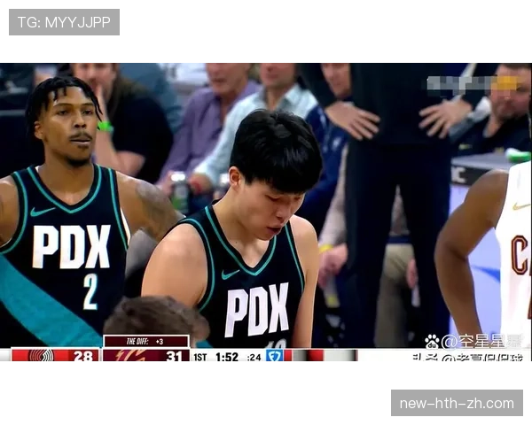 杨瀚森比赛还没开始，场边就拿出手机聊起了八卦，这节奏怪怪的吧？